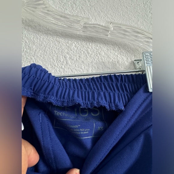 Figs  Pants - Picture 3 of 4